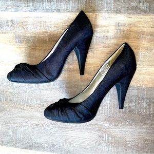 Rocket Dog Front Knot Heels Size 6.5